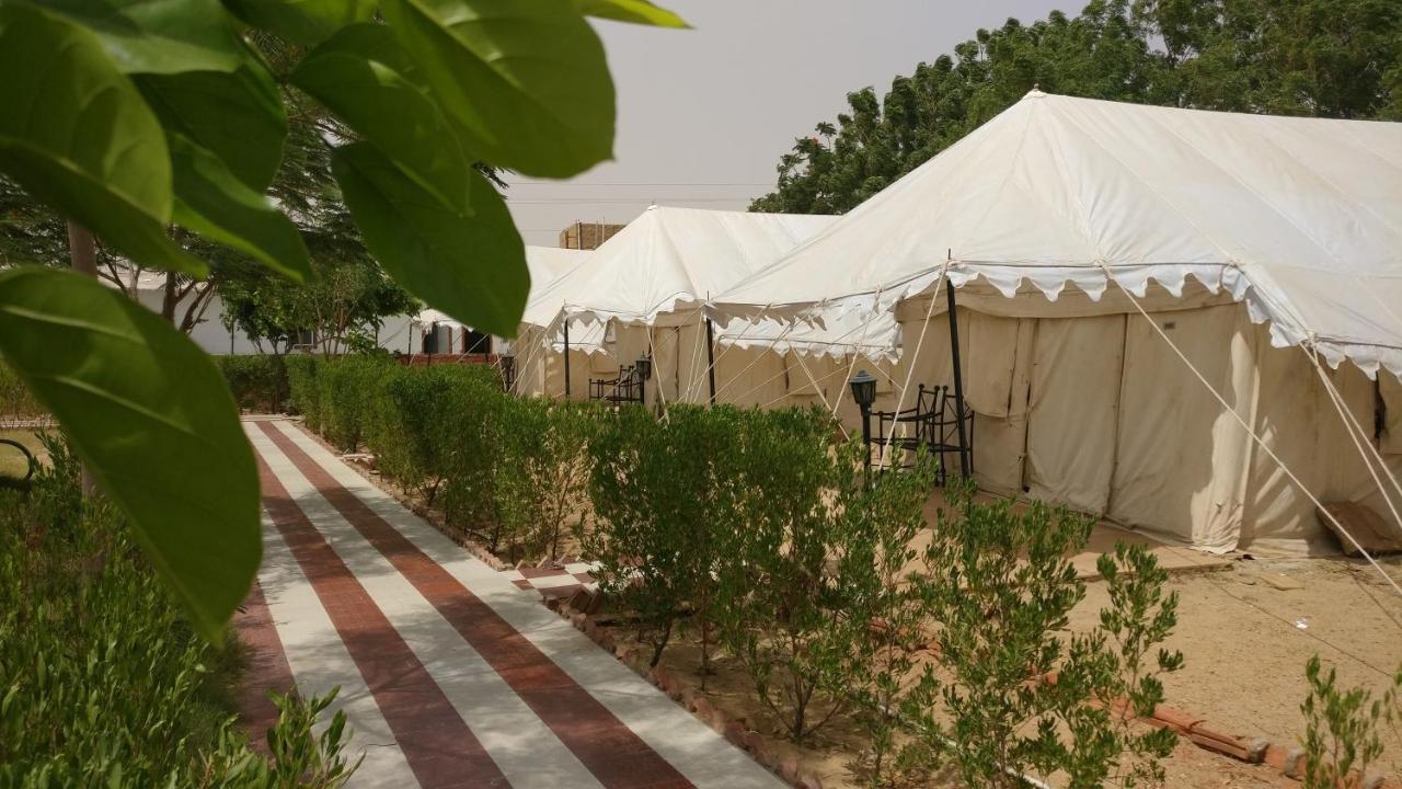 Kf Resort Pvt Ltd Sam Bagian luar foto